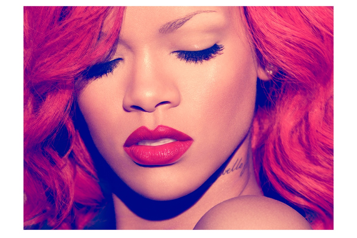 LUNDLUND : Rihanna LUNDLUND : Rihanna