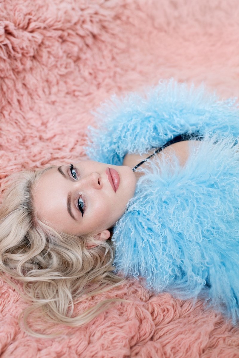 LUNDLUND : Zara Larsson LUNDLUND : Zara Larsson