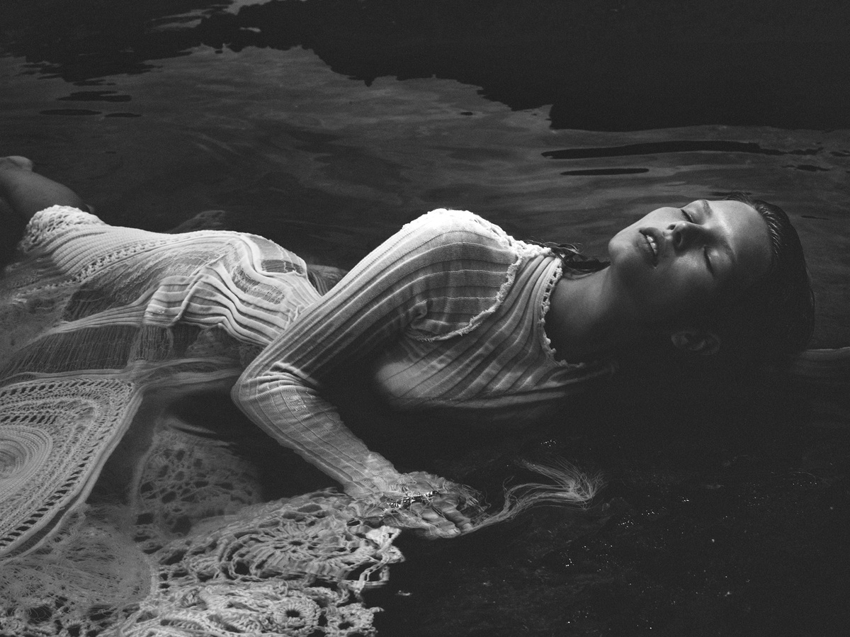 LUNDLUND : Anna Ewers LUNDLUND : Anna Ewers