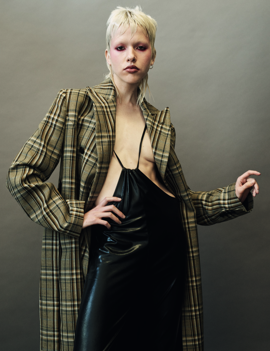 LUNDLUND : Behind The Blinds Magazine LUNDLUND : Behind The Blinds Magazine